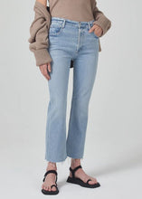 Load image into Gallery viewer, Citizens of Humanity Isola Mid Rise Cropped Boot- Lyric
