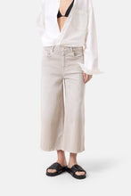 Load image into Gallery viewer, CLOSED Lyna Jeans
