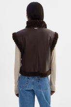 Load image into Gallery viewer, Lamarque Dua Reversible Vest

