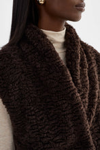 Load image into Gallery viewer, Lamarque Dua Reversible Vest
