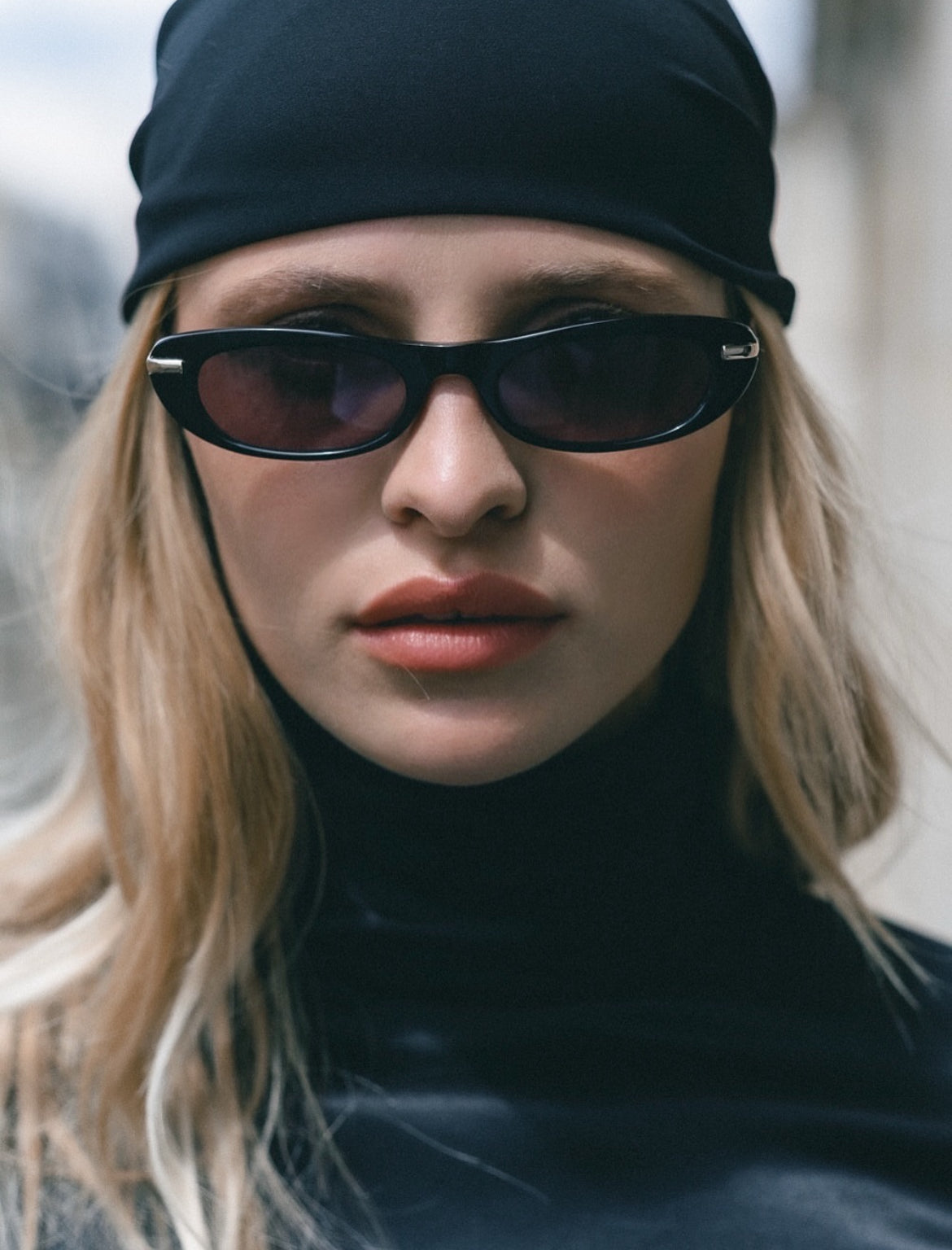 Past Midnight Muse in Black – KIN PHL display picture 3