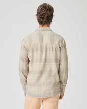 Load image into Gallery viewer, PAIGE Everett Shirt - Peach Farm
